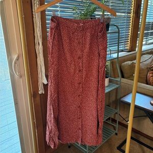 Maxi skirt with buttons